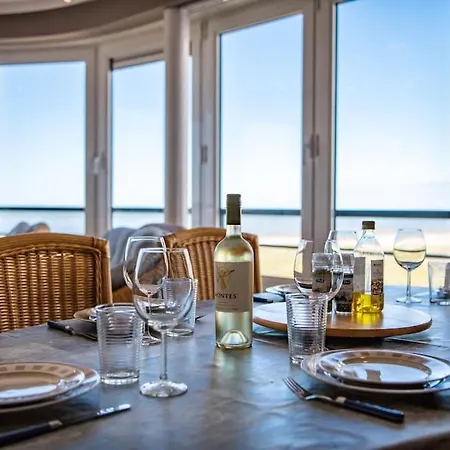 Uniek Panoramisch Zeezicht&strandcabine * Knokke-Heist
